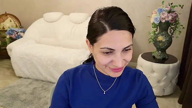 LovelyBeatrice webcam