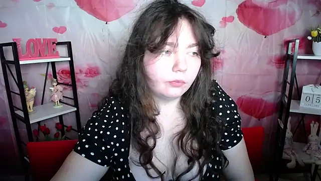 NeonilaLisova webcam