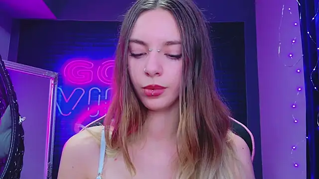 coravex - CoraVex's free webcam - UK Sex Cams