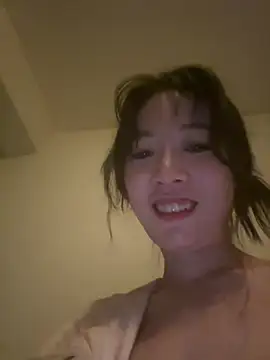美女yourkeer在线直播