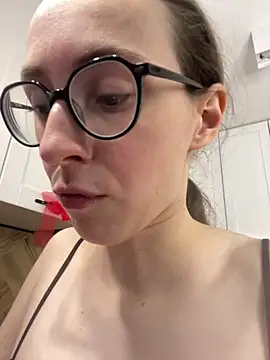 martiniiselenna - MartiniiSelenna's free webcam