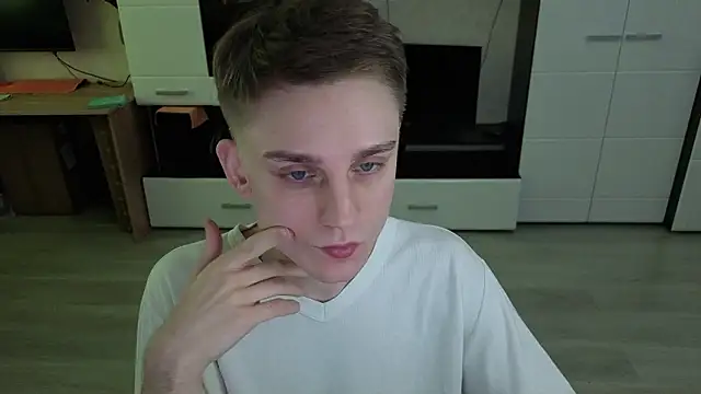 angryzan - Angryzan's free webcam - UK Sex Cams