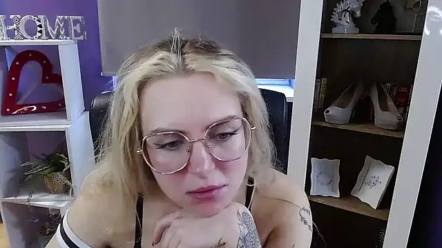 Zoey_Erotic webcam