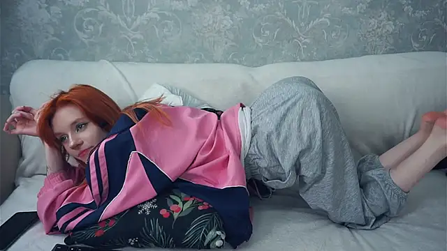 tarynpalek (F teen) - oil my feet