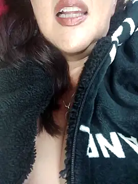 Webcam Model (FireWoman)  is live.Free join now!