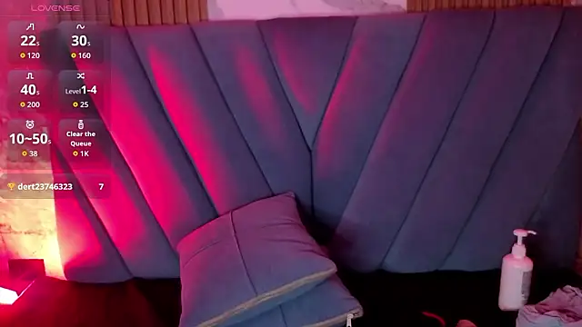 angel__red_ (F milf) - orgasms while I'm painting myself 🥴