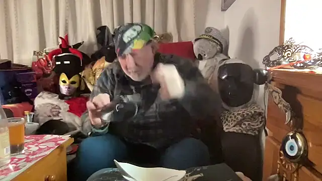 eroticvenetian (Ask my age) - JERK 18