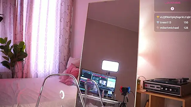 mind_game (F young) - Seduce you with my eyes and lick fingers