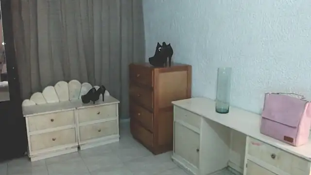 engelcristaly (F young) - NAKED-NIPPLE CLAMPS-DEEPTHROAT+MESSYSPIT