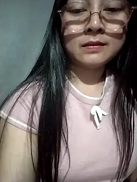 Webcam Model (Paerl-sweet)  is live.Free join now!