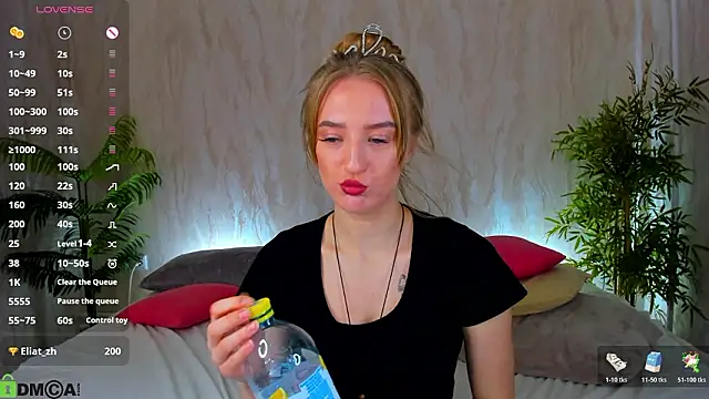 stacy_river - Stacy_River's free webcam