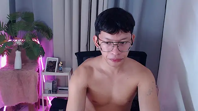 pinkcock_froi2305