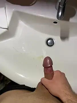 tylerr2303 - Tylerr2303's free webcam - UK Sex Cams