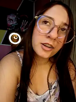 Webcam Model (Mysticdooll69)  is live.Free join now!