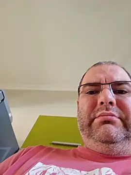 andrew1900529 (Ask my age) - make me cum + 5 min  toy controll