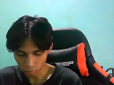 Kyoshi_19 Live Webcam on Stripchat