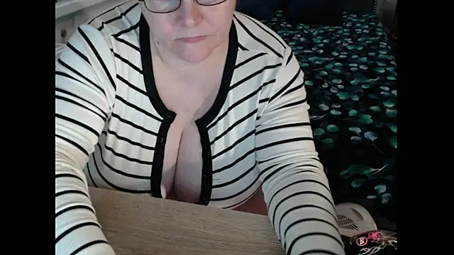 sweetboobs - Sweetboobs's free webcam - UK Sex Cams