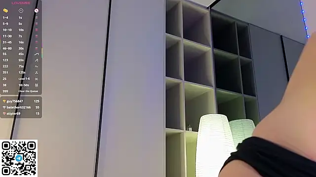 quinavelle - Quinavelle's free webcam - UK Sex Cams