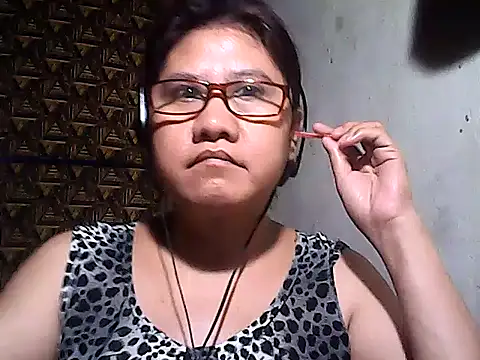 sweetsosie18 - Sweetsosie18's free webcam - UK Sex Cams