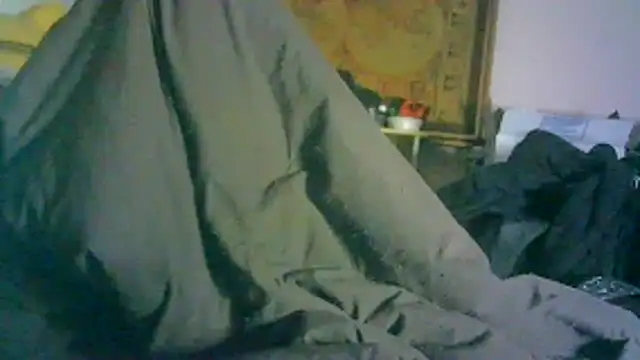 ON3YOULLN3VER_FIR3 webcam