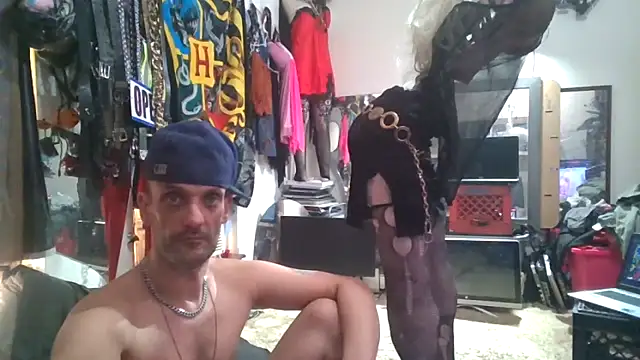 slinginbigd - SlinginbigD's free webcam - UK Sex Cams