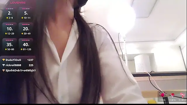 美女-M00nlIght-l0li-在线直播