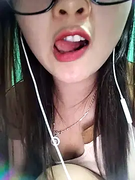 moa_koa - Moa_koa's free webcam - UK Sex Cams