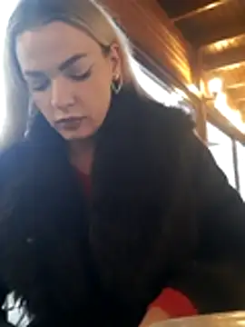 dirtyfeelin (F young) - Massage public my big tits🚨🚅