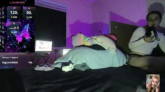 blondiewithanass - Blondiewithanass's free webcam - UK Sex Cams