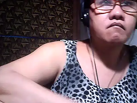 sweetsosie18 - Sweetsosie18's free webcam - UK Sex Cams