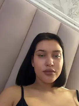 kikiwatson (F young) - Show boobs 😈💋