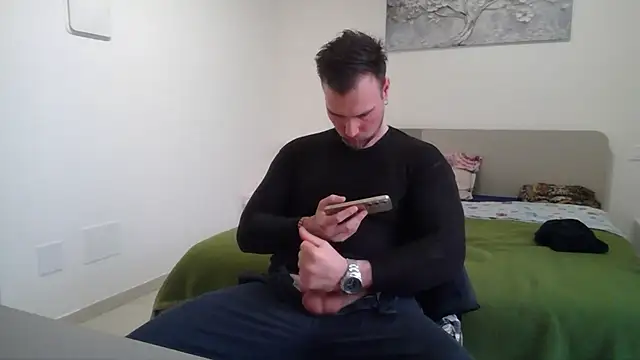 mrlyuis (M young) - naked + hard cock