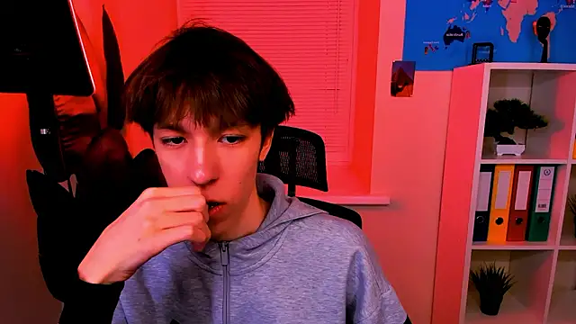 markbranston (M twink) - I am in boxers