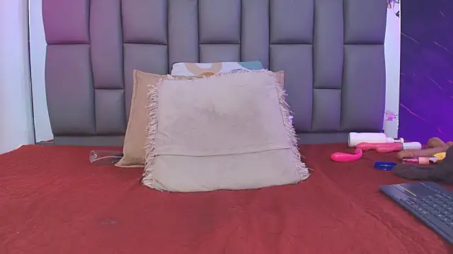 _miabrown_ - _MiaBrown_'s free webcam - UK Sex Cams