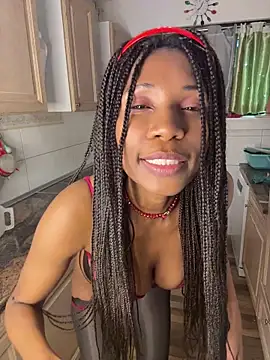 ShantelSexyYoungMilfie