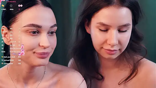 zofiasoshnik (G teen) - lets try some new posses for kissinng💕