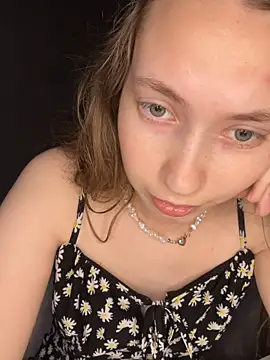 holy_poly - Holy_Poly's free webcam - UK Sex Cams