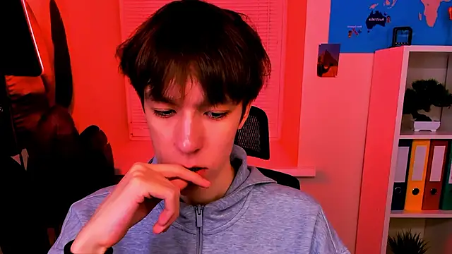 markbranston (M twink) - I am in boxers