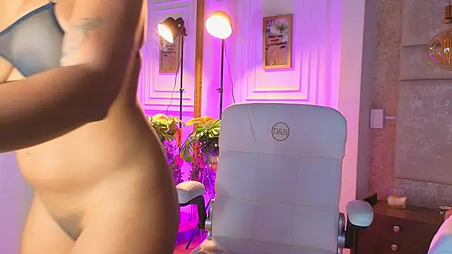 alessialondon - AlessiaLondon's free webcam - UK Sex Cams