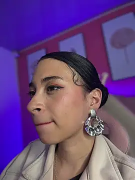 sasha-18 - Sasha-18's free webcam - UK Sex Cams