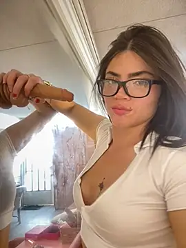 Webcam Model (PamelaJonsom_)  is live.Free join now!