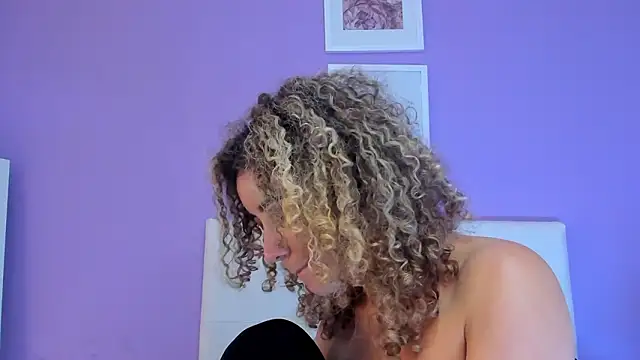 charlotte11-11 - Charlotte11-11's free webcam - UK Sex Cams