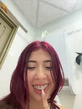 camiteasex_ (F teen) - FULL NAKED 💦👀+ BIG SQUIRT PUBLIC🙊🤠