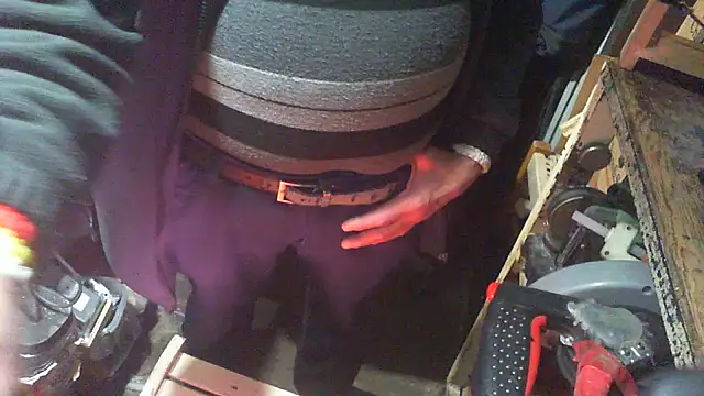 nonnomaturobisex (M grandpa) - 70 anni,giocare con il  cazzo,culo,piedi