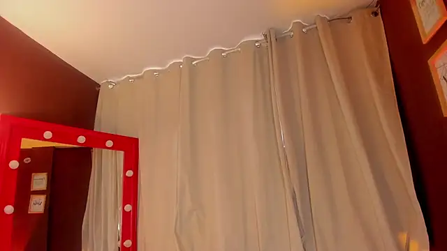 wini_fer - Wini_fer's free webcam - UK Sex Cams