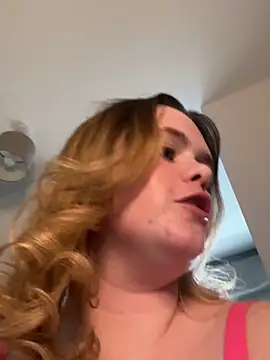 Webcam Model (Blonde_Bunny)  is live.Free join now!