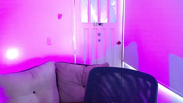 milfrousse - Milfrousse's free webcam