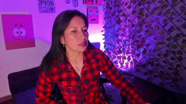 megan_collinss_ - Megan_Collinss_'s free webcam - UK Sex Cams