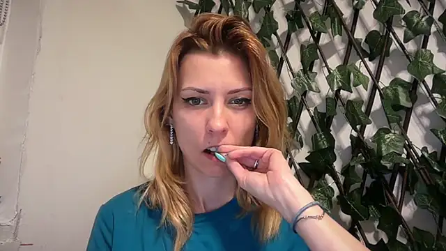 karo123421 - Karo123421's free webcam - UK Sex Cams