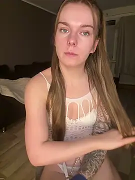 Webcam Model (LisaFreierxx)  is live.Free join now!